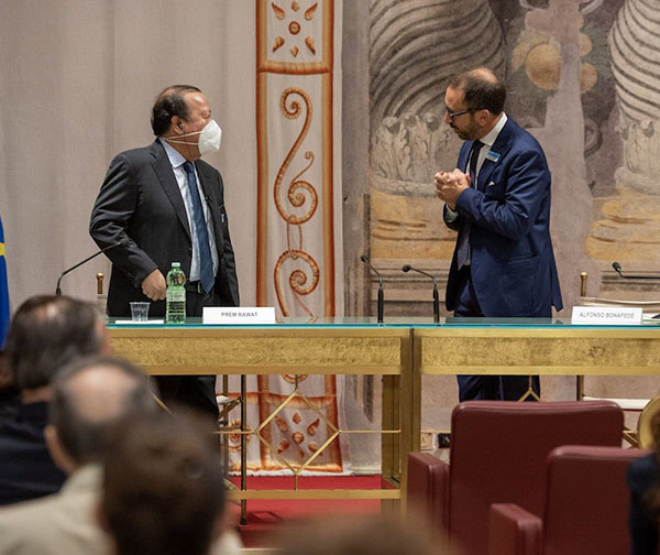 Prem Rawat Addresses Italian Senators – Legislators Consider the Peace Education Program
