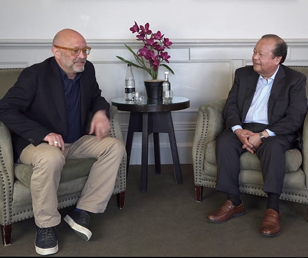 Qu’est-ce que la vie ? Tim Freke et Prem Rawat en conversation sur YouTube
